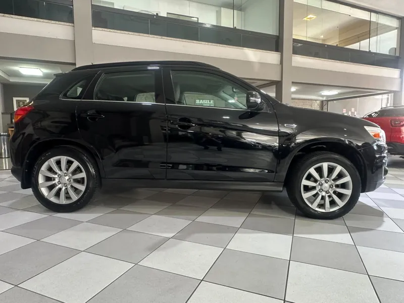 Mitsubishi ASX Preto