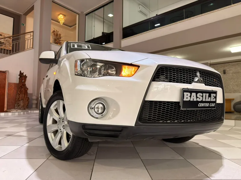 Mitsubishi Outlander Branco