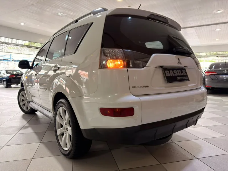 Mitsubishi Outlander Branco