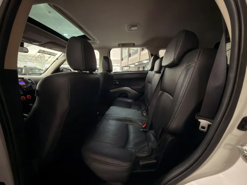 Mitsubishi Outlander Branco