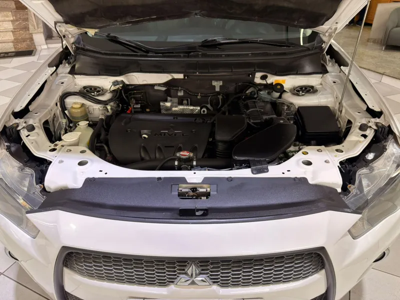 Mitsubishi Outlander Branco