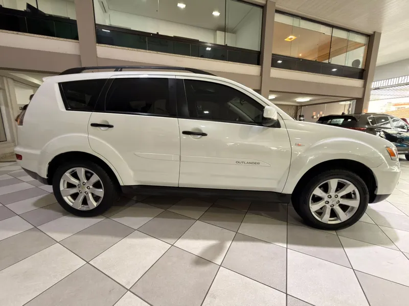 Mitsubishi Outlander Branco
