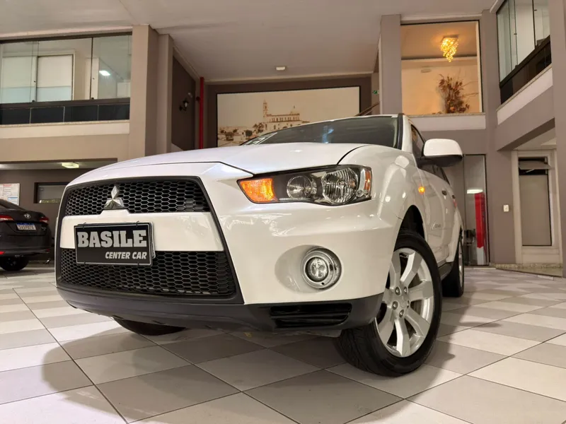 Mitsubishi Outlander Branco