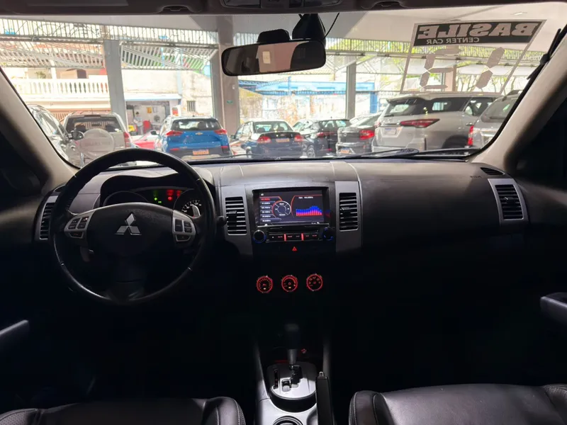 Mitsubishi Outlander Branco