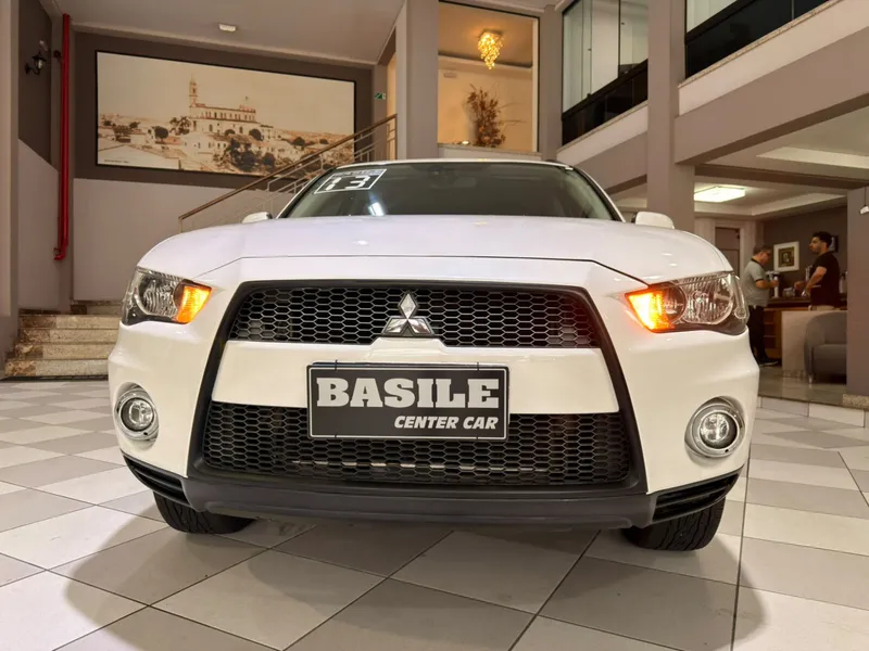Mitsubishi Outlander Branco