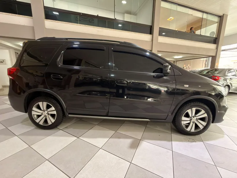 Chevrolet Spin Preto