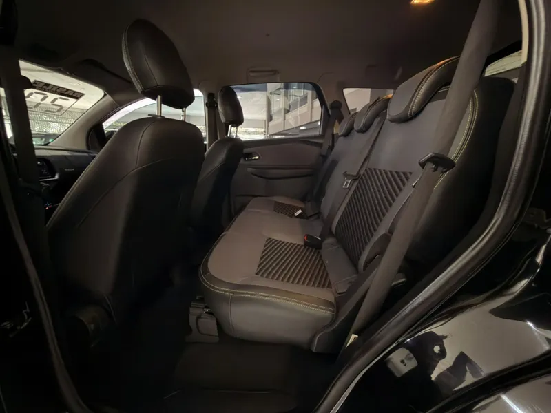 Chevrolet Spin Preto