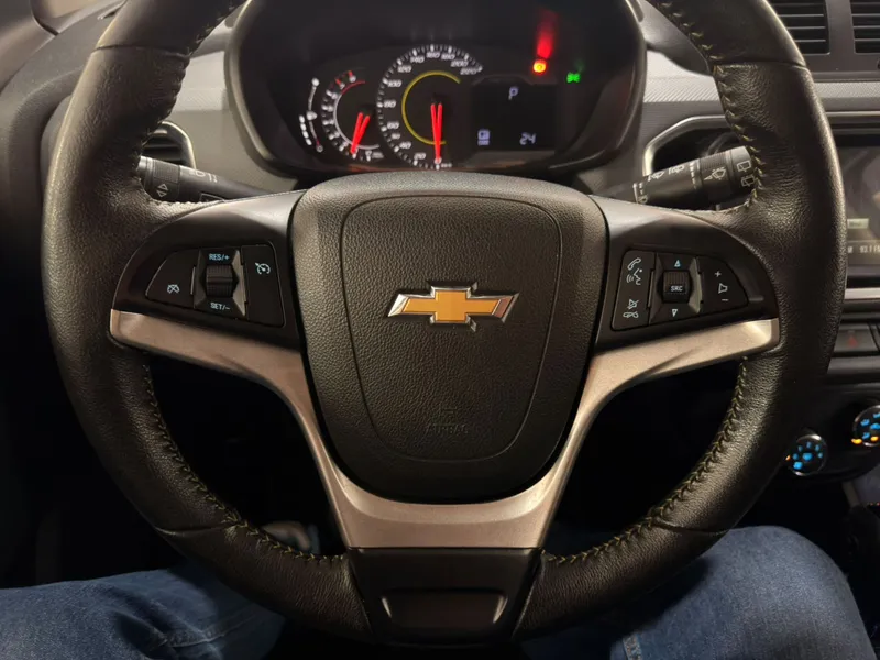 Chevrolet Spin Preto