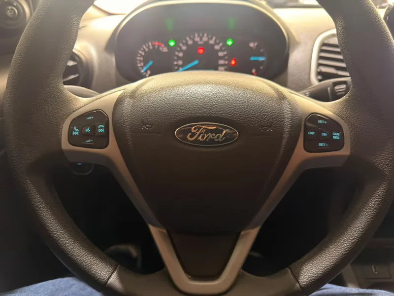 Ford Ka Sedan Cinza
