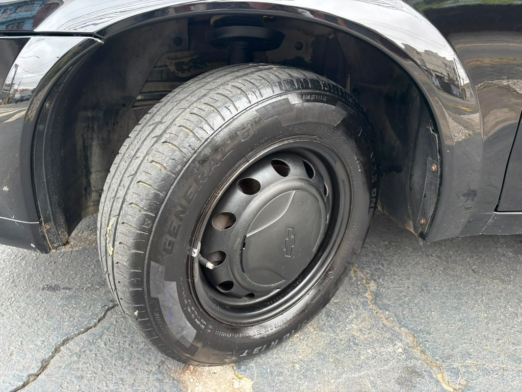 Chevrolet Classic Preto
