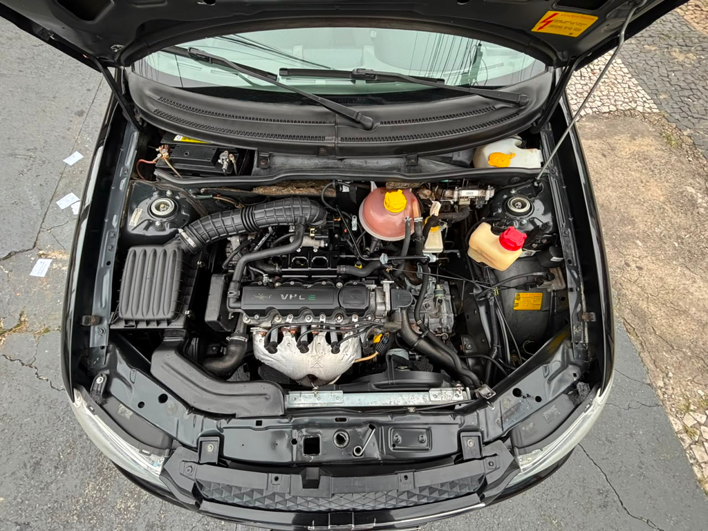Chevrolet Classic Preto