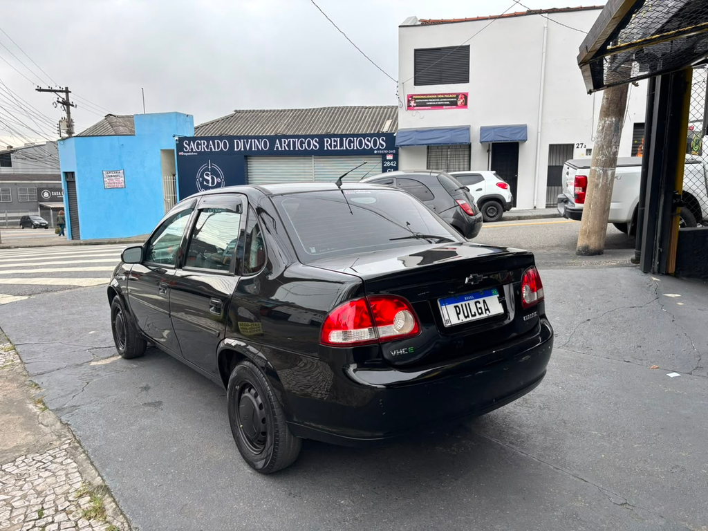 Chevrolet Classic Preto