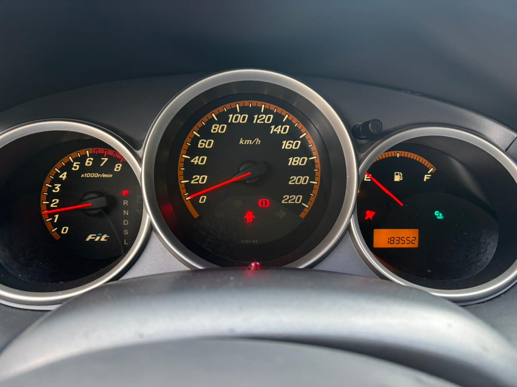Honda Fit Cinza