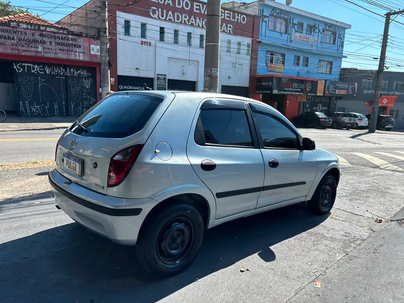 Chevrolet Celta Prata