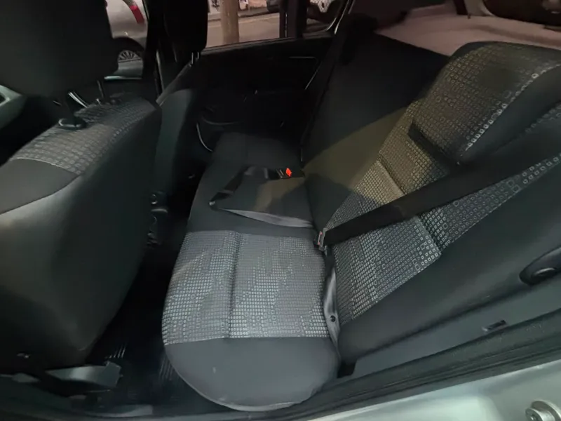 Renault Sandero Prata