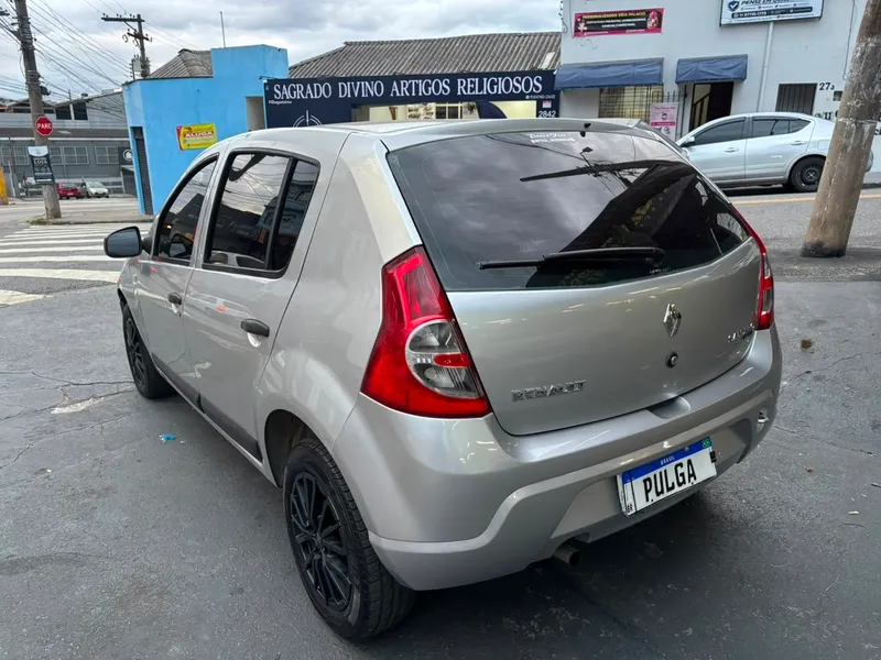 Renault Sandero Prata