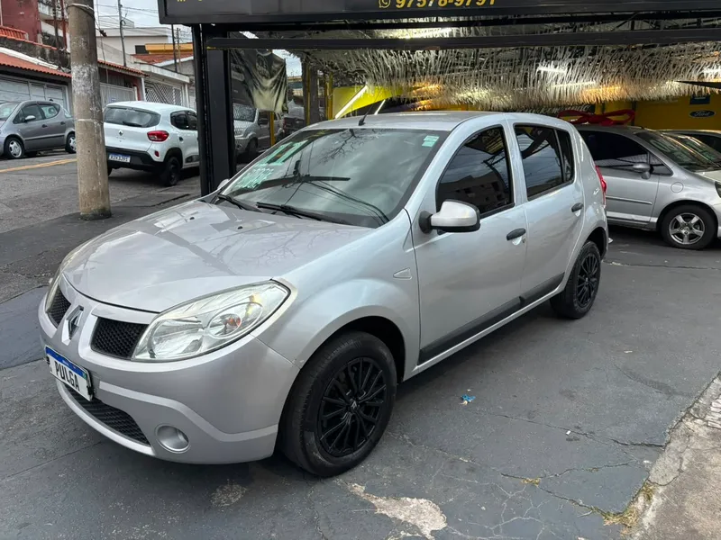 Renault Sandero Prata