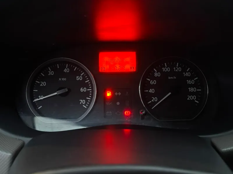 Renault Sandero Prata