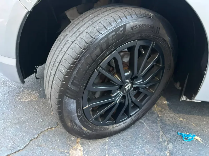 Renault Sandero Prata