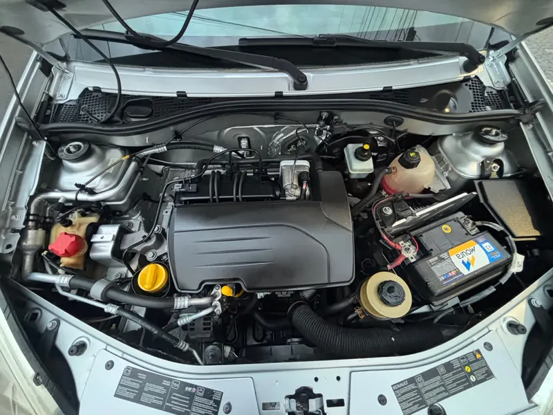 Renault Sandero Prata