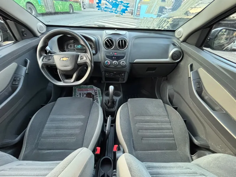 Chevrolet Agile Preto
