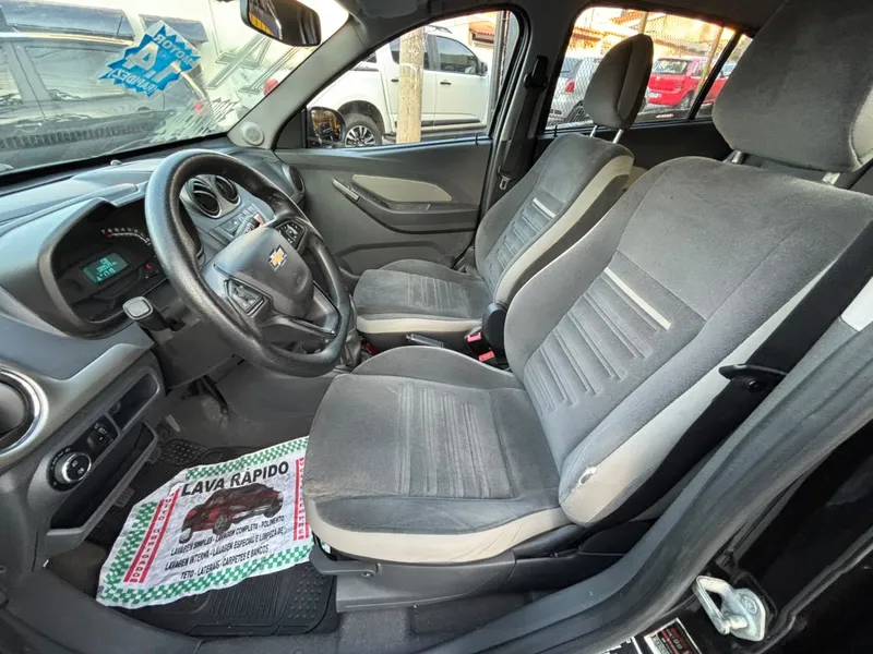 Chevrolet Agile Preto