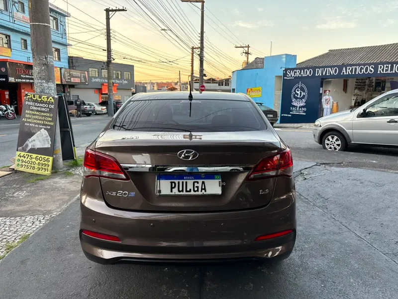 Hyundai HB20 Marrom