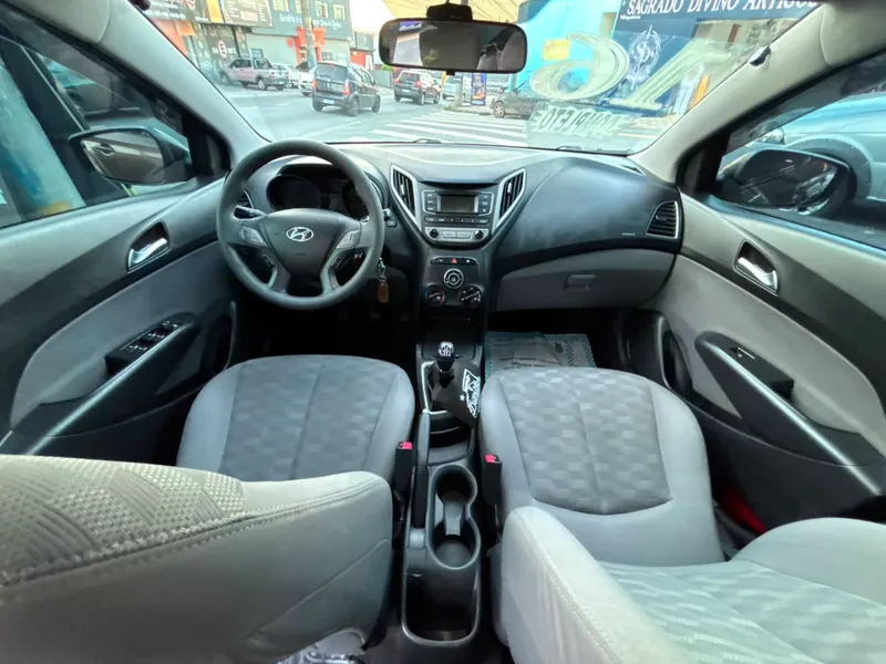 Hyundai HB20 Marrom
